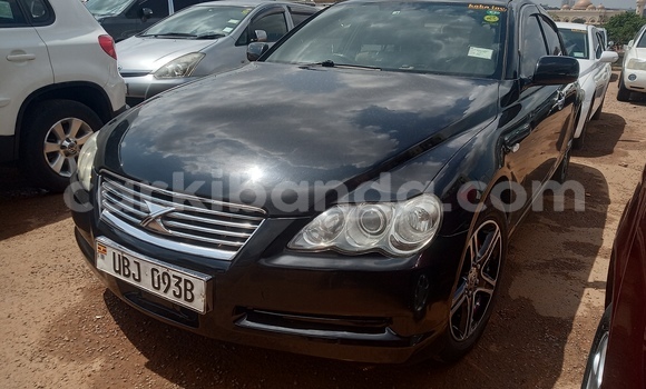 Gura Yakoze Toyota Mark X Black Imodoka i Kampala mu Uganda Gura Yakoze Toyota Mark X Black Imodoka i Kampala mu Uganda