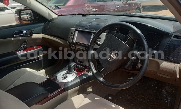 Gura Yakoze Toyota Mark X Black Imodoka i Kampala mu Uganda Gura Yakoze Toyota Mark X Black Imodoka i Kampala mu Uganda