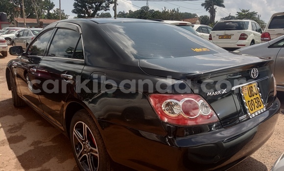 Gura Yakoze Toyota Mark X Black Imodoka i Kampala mu Uganda Gura Yakoze Toyota Mark X Black Imodoka i Kampala mu Uganda