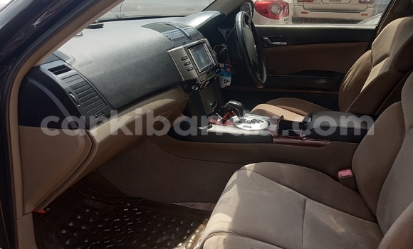 Gura Yakoze Toyota Mark X Black Imodoka i Kampala mu Uganda Gura Yakoze Toyota Mark X Black Imodoka i Kampala mu Uganda