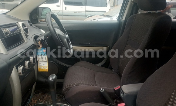 Gura Yakoze Toyota IST White Imodoka i Kampala mu Uganda Gura Yakoze Toyota IST White Imodoka i Kampala mu Uganda