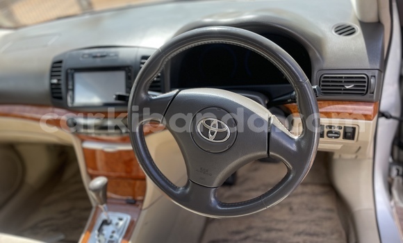 Acheter Occasion Voiture Toyota Premio Gris à Kampala, Ouganda Acheter Occasion Voiture Toyota Premio Gris à Kampala, Ouganda