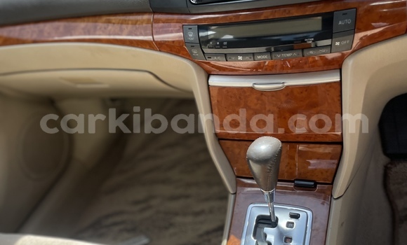 Acheter Occasion Voiture Toyota Premio Gris à Kampala, Ouganda Acheter Occasion Voiture Toyota Premio Gris à Kampala, Ouganda