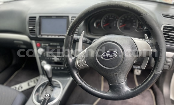 Acheter Occasion Voiture Subaru Legacy Blanc à Kampala, Ouganda Acheter Occasion Voiture Subaru Legacy Blanc à Kampala, Ouganda