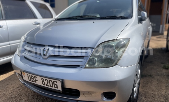 Acheter Occasion Voiture Toyota IST Gris à Kampala, Ouganda Acheter Occasion Voiture Toyota IST Gris à Kampala, Ouganda