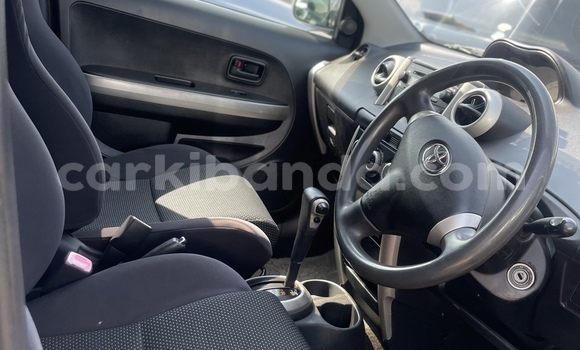 Acheter Occasion Voiture Toyota IST Gris à Kampala, Ouganda Acheter Occasion Voiture Toyota IST Gris à Kampala, Ouganda