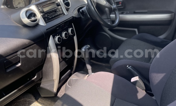 Acheter Occasion Voiture Toyota IST Gris à Kampala, Ouganda Acheter Occasion Voiture Toyota IST Gris à Kampala, Ouganda