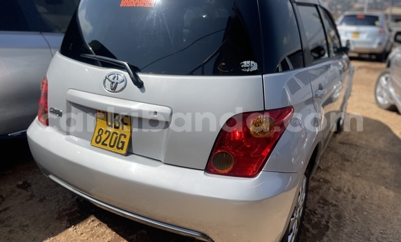 Acheter Occasion Voiture Toyota IST Gris à Kampala, Ouganda Acheter Occasion Voiture Toyota IST Gris à Kampala, Ouganda