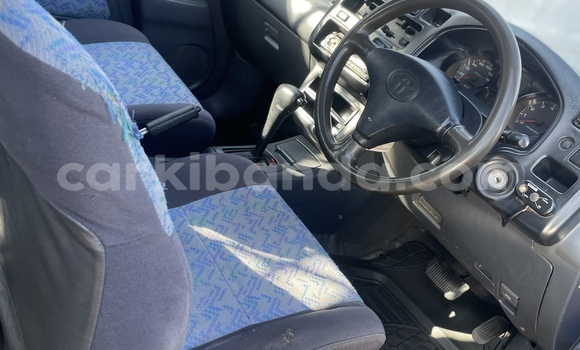 Acheter Occasion Voiture Toyota RAV4 Gris à Kampala, Ouganda Acheter Occasion Voiture Toyota RAV4 Gris à Kampala, Ouganda