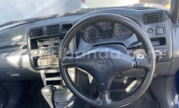 Acheter Occasion Voiture Toyota RAV4 Gris à Kampala, Ouganda Acheter Occasion Voiture Toyota RAV4 Gris à Kampala, Ouganda