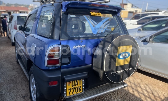 Acheter Occasion Voiture Toyota RAV4 Gris à Kampala, Ouganda Acheter Occasion Voiture Toyota RAV4 Gris à Kampala, Ouganda