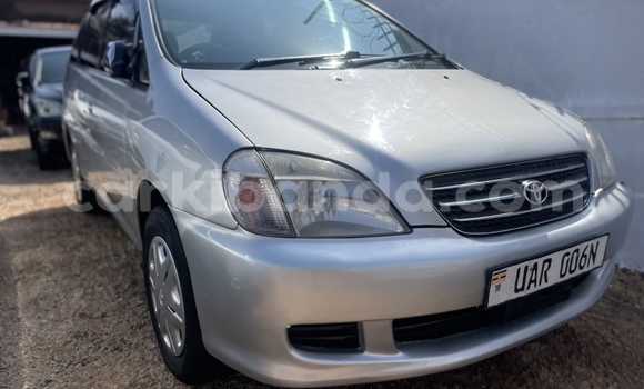 Acheter Occasion Voiture Toyota Nadia Gris à Kampala, Ouganda Acheter Occasion Voiture Toyota Nadia Gris à Kampala, Ouganda