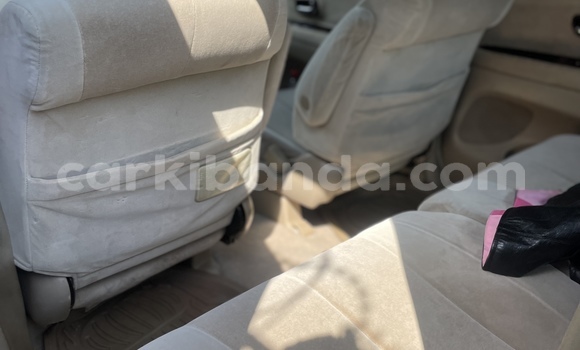 Acheter Occasion Voiture Toyota Nadia Gris à Kampala, Ouganda Acheter Occasion Voiture Toyota Nadia Gris à Kampala, Ouganda