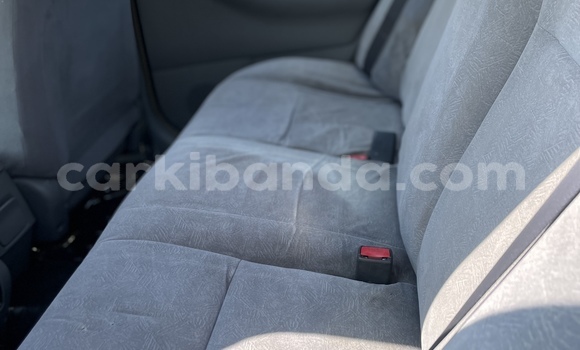 Acheter Occasion Voiture Toyota Corolla Bleu à Kampala, Ouganda Acheter Occasion Voiture Toyota Corolla Bleu à Kampala, Ouganda