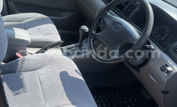 Acheter Occasion Voiture Toyota Corolla Bleu à Kampala, Ouganda Acheter Occasion Voiture Toyota Corolla Bleu à Kampala, Ouganda