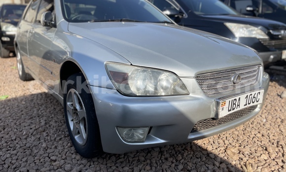 Acheter Occasion Voiture Toyota Altezza Gris à Kampala, Ouganda Acheter Occasion Voiture Toyota Altezza Gris à Kampala, Ouganda