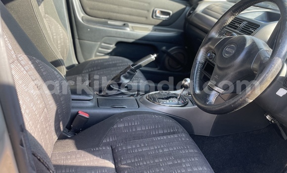 Acheter Occasion Voiture Toyota Altezza Gris à Kampala, Ouganda Acheter Occasion Voiture Toyota Altezza Gris à Kampala, Ouganda