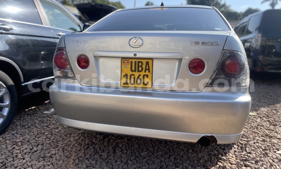 Acheter Occasion Voiture Toyota Altezza Gris à Kampala, Ouganda Acheter Occasion Voiture Toyota Altezza Gris à Kampala, Ouganda