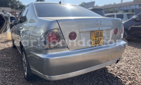 Acheter Occasion Voiture Toyota Altezza Gris à Kampala, Ouganda Acheter Occasion Voiture Toyota Altezza Gris à Kampala, Ouganda