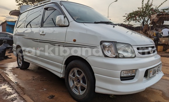 Buy Used Toyota Noah White Car in Kampala in Uganda