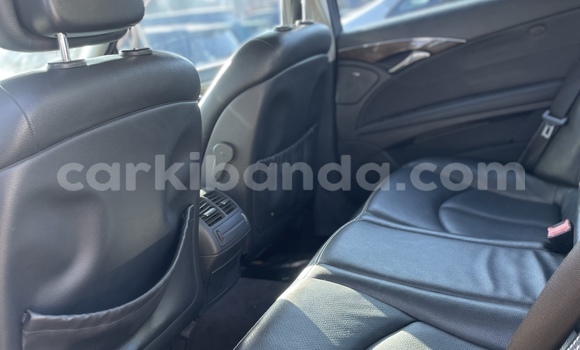 Acheter Occasion Voiture Mercedes-Benz E-Classe Noir à Kampala, Ouganda Acheter Occasion Voiture Mercedes-Benz E-Classe Noir à Kampala, Ouganda