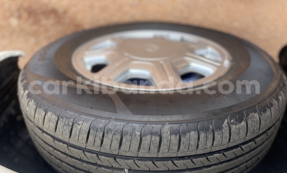 Buy Used Toyota Mark II White Car in Kampala in Uganda Buy Used Toyota Mark II White Car in Kampala in Uganda