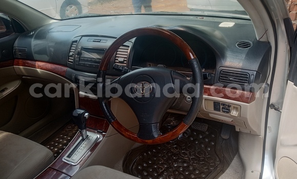 Buy Used Toyota Harrier Black Car in Kampala in Uganda Buy Used Toyota Harrier Black Car in Kampala in Uganda