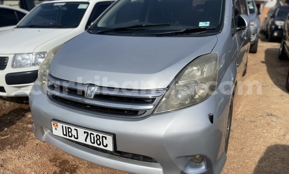 Buy Used Toyota ISis Silver Car in Kampala in Uganda Buy Used Toyota ISis Silver Car in Kampala in Uganda