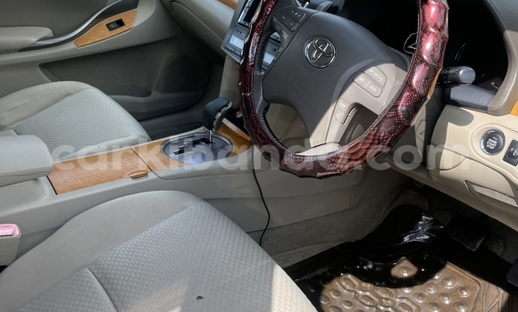 Acheter Occasion Voiture Toyota Premio Blanc à Kampala, Ouganda Acheter Occasion Voiture Toyota Premio Blanc à Kampala, Ouganda
