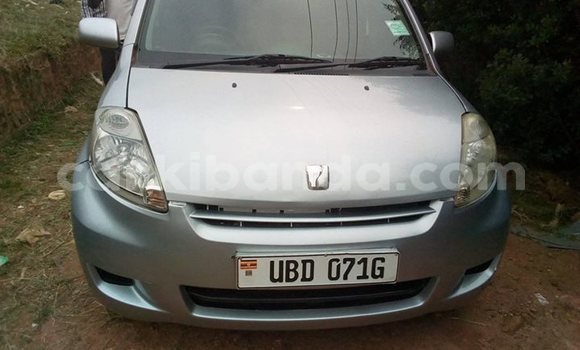 Nunua Ilio tumika Toyota Passo Fedha Gari ndani ya Kampala nchini Uganda Nunua Ilio tumika Toyota Passo Fedha Gari ndani ya Kampala nchini Uganda