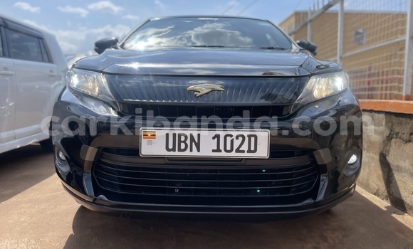 Gura Yakoze Toyota Harrier Black Imodoka i Kampala mu Uganda