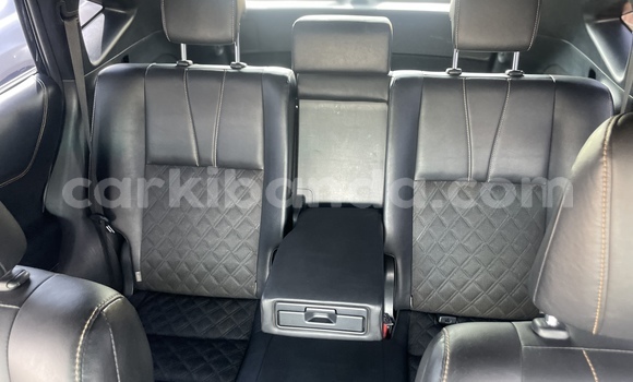 Acheter Occasion Voiture Toyota Harrier Noir à Kampala, Ouganda Acheter Occasion Voiture Toyota Harrier Noir à Kampala, Ouganda