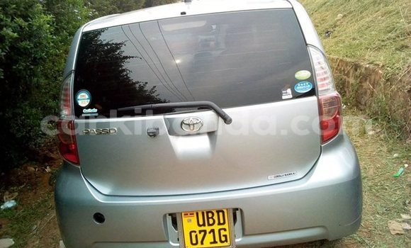 Nunua Ilio tumika Toyota Passo Fedha Gari ndani ya Kampala nchini Uganda Nunua Ilio tumika Toyota Passo Fedha Gari ndani ya Kampala nchini Uganda