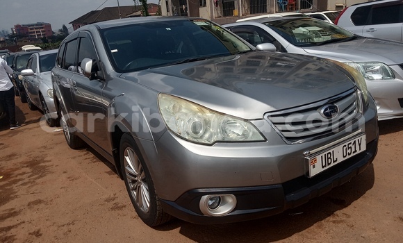 Nunua Ilio tumika Subaru Outback Nyingine Gari ndani ya Kampala nchini Uganda