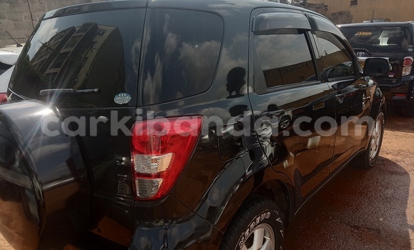 Gura Yakoze Toyota Rush Black Imodoka i Kampala mu Uganda Gura Yakoze Toyota Rush Black Imodoka i Kampala mu Uganda