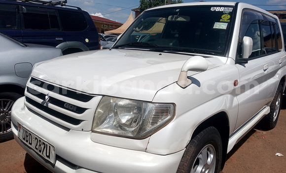 Buy Used Mitsubishi Pajero White Car in Kampala in Uganda Buy Used Mitsubishi Pajero White Car in Kampala in Uganda