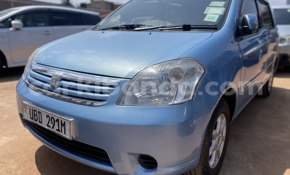 Acheter Occasion Voiture Toyota Raum Bleu à Kampala, Ouganda Acheter Occasion Voiture Toyota Raum Bleu à Kampala, Ouganda