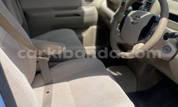 Acheter Occasion Voiture Toyota Raum Bleu à Kampala, Ouganda Acheter Occasion Voiture Toyota Raum Bleu à Kampala, Ouganda