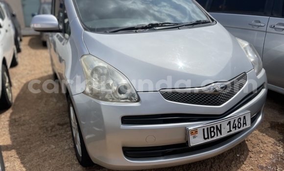 Acheter Occasion Voiture Toyota Ractis Gris à Kampala, Ouganda Acheter Occasion Voiture Toyota Ractis Gris à Kampala, Ouganda