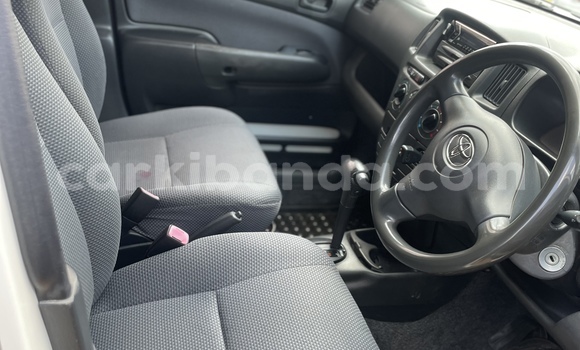 Acheter Occasion Voiture Toyota Probox Gris à Kampala, Ouganda Acheter Occasion Voiture Toyota Probox Gris à Kampala, Ouganda