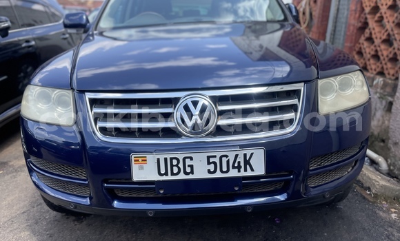 Nunua Ilio tumika Volkswagen Touareg Nyeusi Gari ndani ya Kampala nchini Uganda