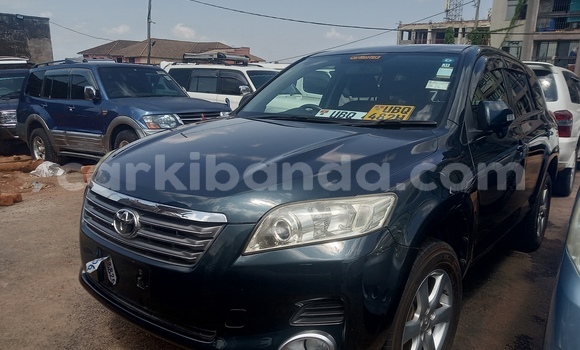 Buy Used Toyota Vanguard Blue Car in Kampala in Uganda Buy Used Toyota Vanguard Blue Car in Kampala in Uganda