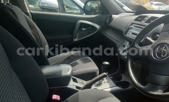 Buy Used Toyota Vanguard Blue Car in Kampala in Uganda Buy Used Toyota Vanguard Blue Car in Kampala in Uganda