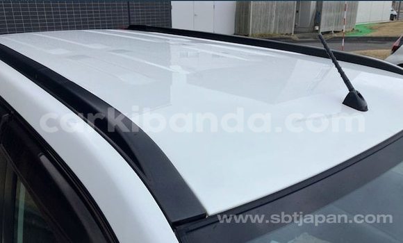 Acheter Neuf Voiture Nissan X–Trail Blanc à Kampala, Ouganda Acheter Neuf Voiture Nissan X–Trail Blanc à Kampala, Ouganda