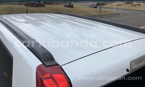 Acheter Neuf Voiture Nissan X–Trail Blanc à Kampala, Ouganda Acheter Neuf Voiture Nissan X–Trail Blanc à Kampala, Ouganda