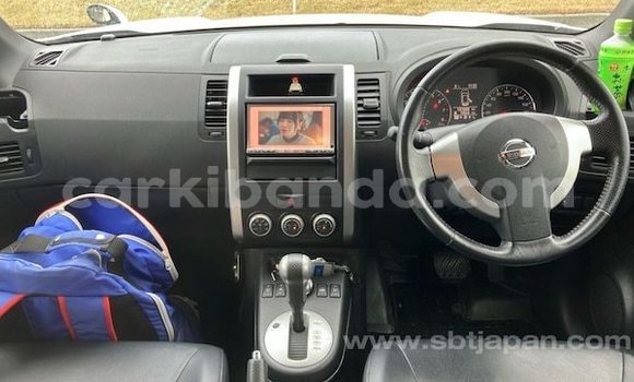 Acheter Neuf Voiture Nissan X–Trail Blanc à Kampala, Ouganda Acheter Neuf Voiture Nissan X–Trail Blanc à Kampala, Ouganda