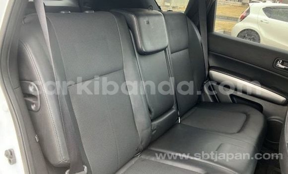 Acheter Neuf Voiture Nissan X–Trail Blanc à Kampala, Ouganda Acheter Neuf Voiture Nissan X–Trail Blanc à Kampala, Ouganda