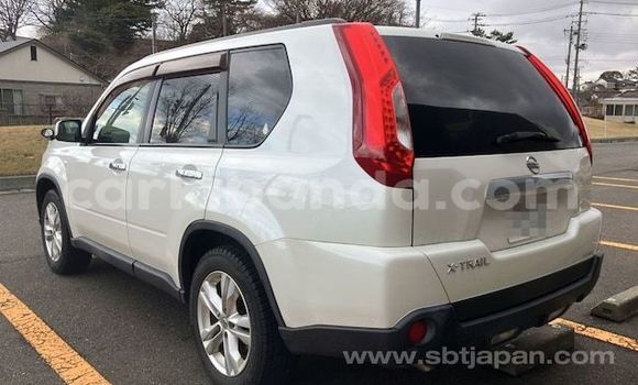 Acheter Neuf Voiture Nissan X–Trail Blanc à Kampala, Ouganda Acheter Neuf Voiture Nissan X–Trail Blanc à Kampala, Ouganda