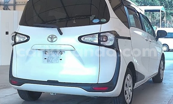 Acheter Neuf Voiture Toyota Sienta Blanc à Kampala, Ouganda Acheter Neuf Voiture Toyota Sienta Blanc à Kampala, Ouganda