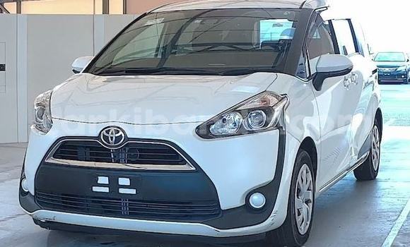 Acheter Neuf Voiture Toyota Sienta Blanc à Kampala, Ouganda Acheter Neuf Voiture Toyota Sienta Blanc à Kampala, Ouganda